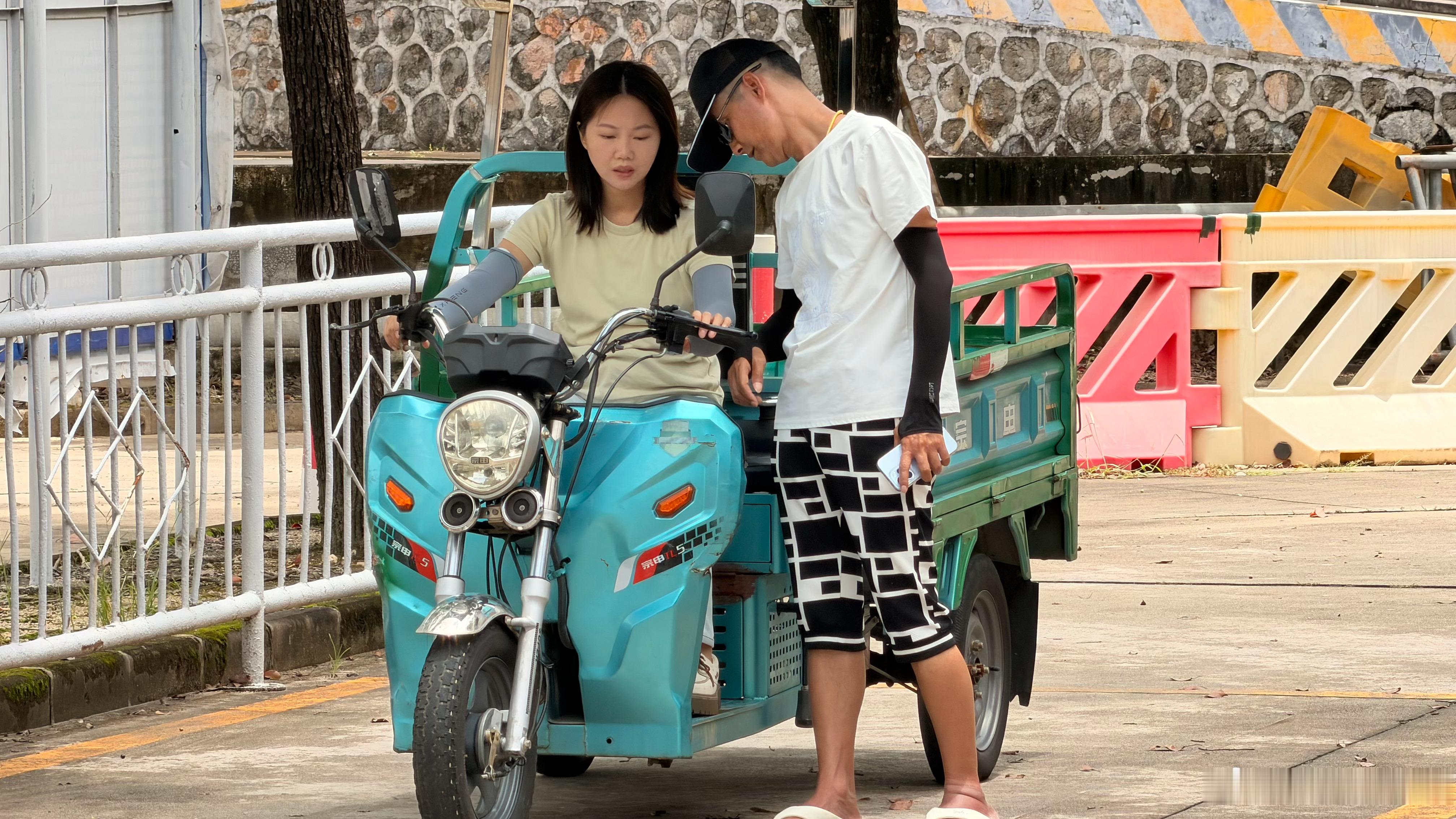 终于下决心去练车备考没想到练车这么顺利手动挡三轮摩托已上手✅等过几天就考试…回家