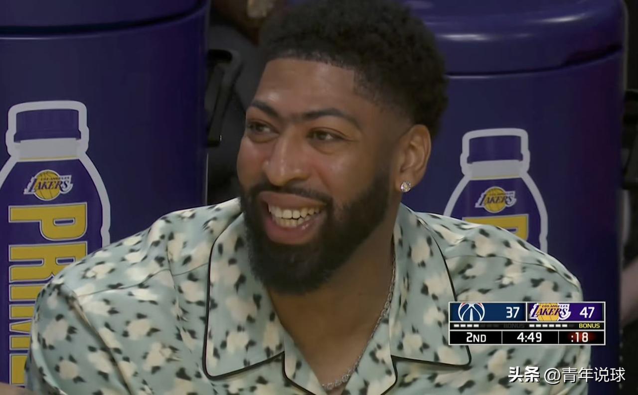 湖人队老熟人！看看谁来了！

今天，湖人队坐镇主场迎战奇才队。本场比赛，被交易至