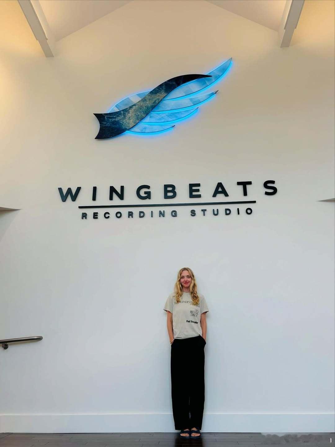 Amanda Seyfried阿曼达塞弗莱德在Wingbeats Recordi