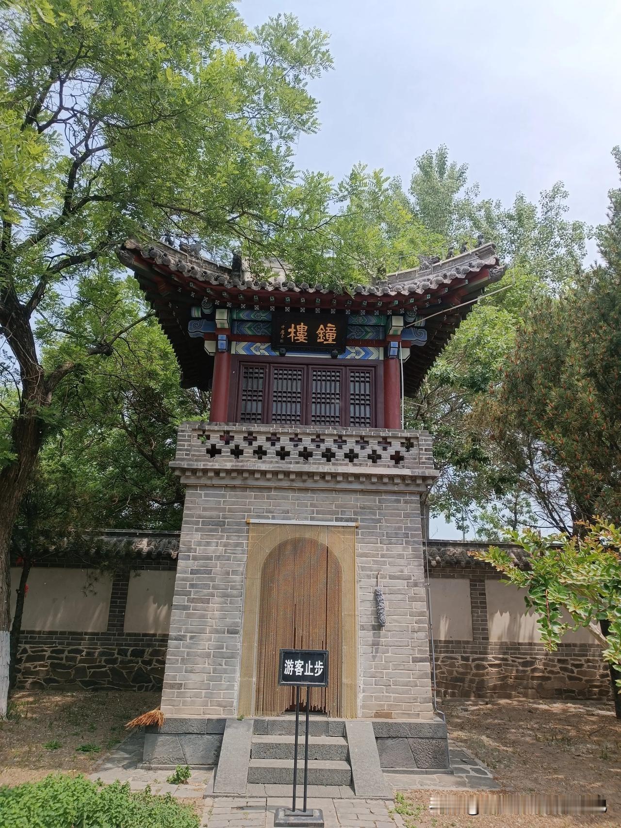 巍峨的钟楼