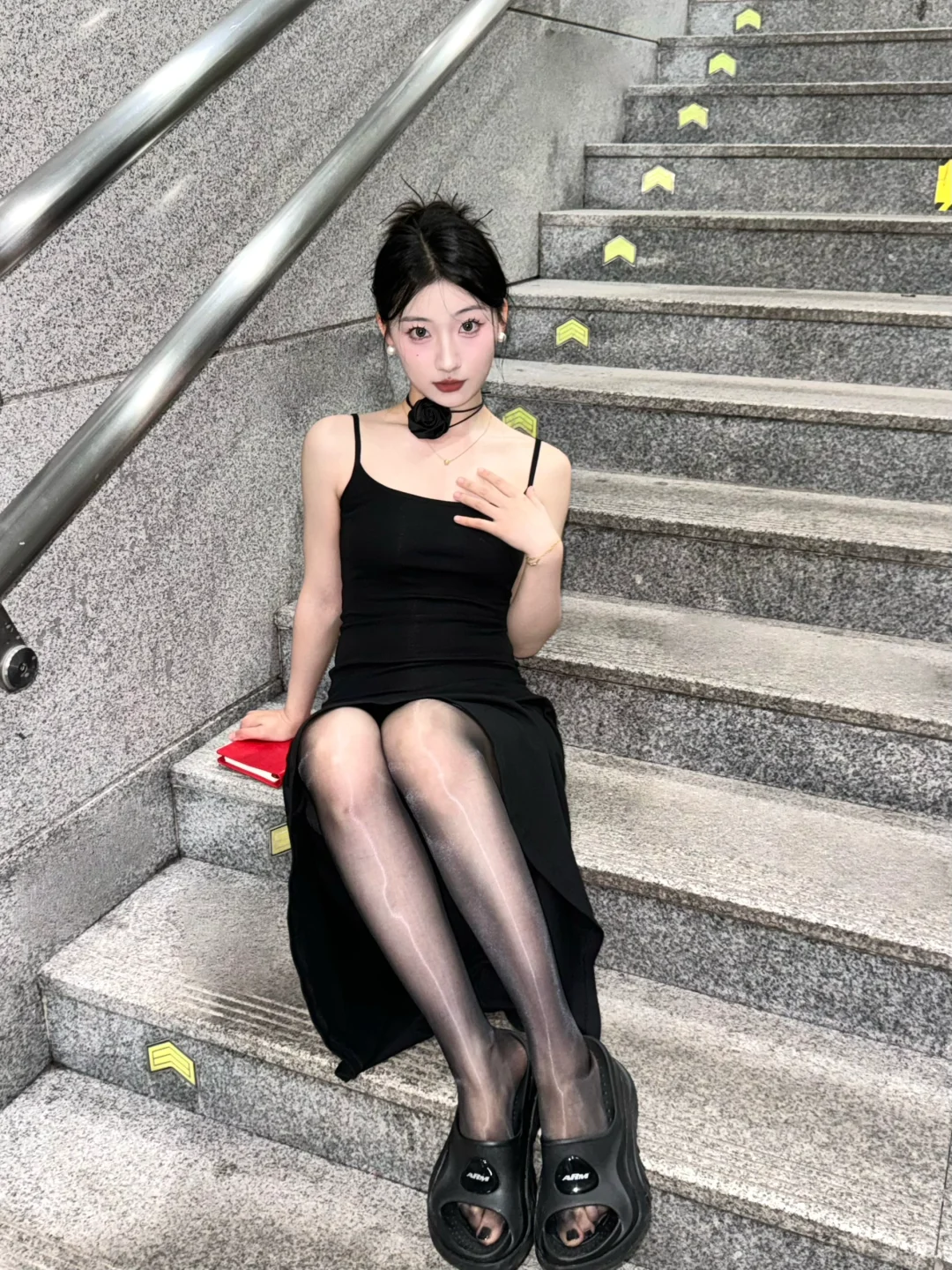 美丽纯欲小黑裙💕