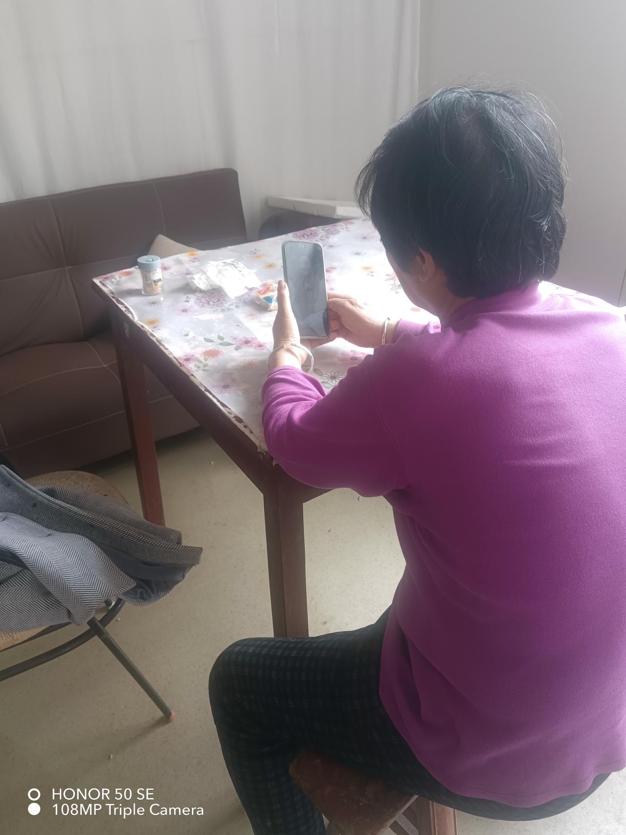 一部智能机毁掉了我的幸福…
说到这事可能你遇到过的会相信，没遇到的可能也不信。我