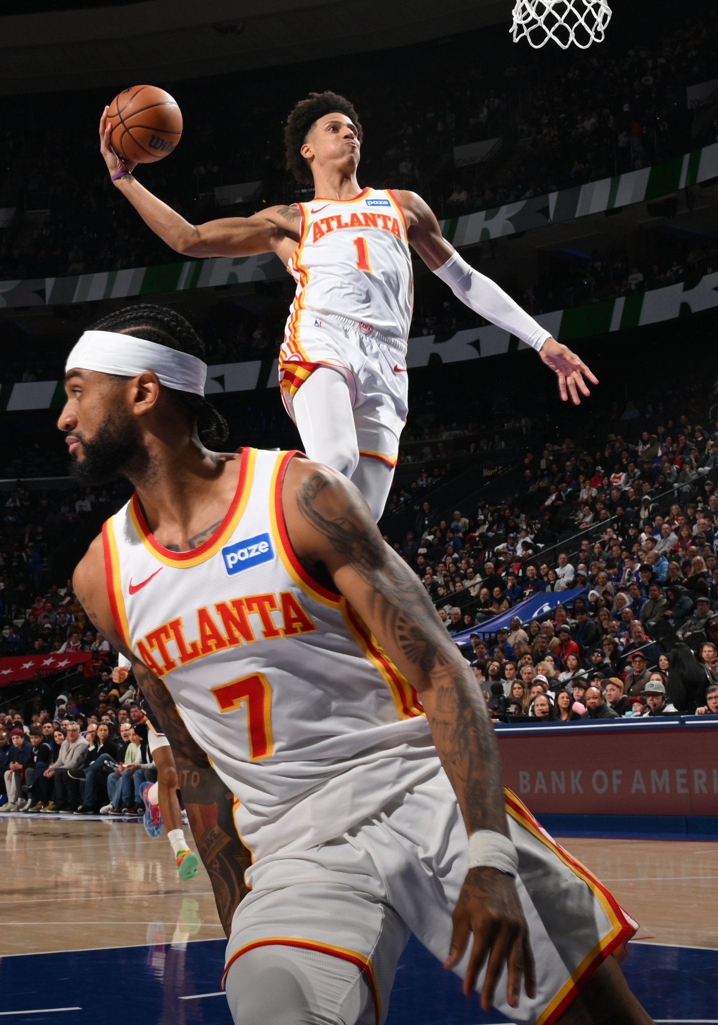 亲爱的沃克26分2抢断6三分，过去5场球第四场20+；真持球前锋杰伦约翰逊又一个