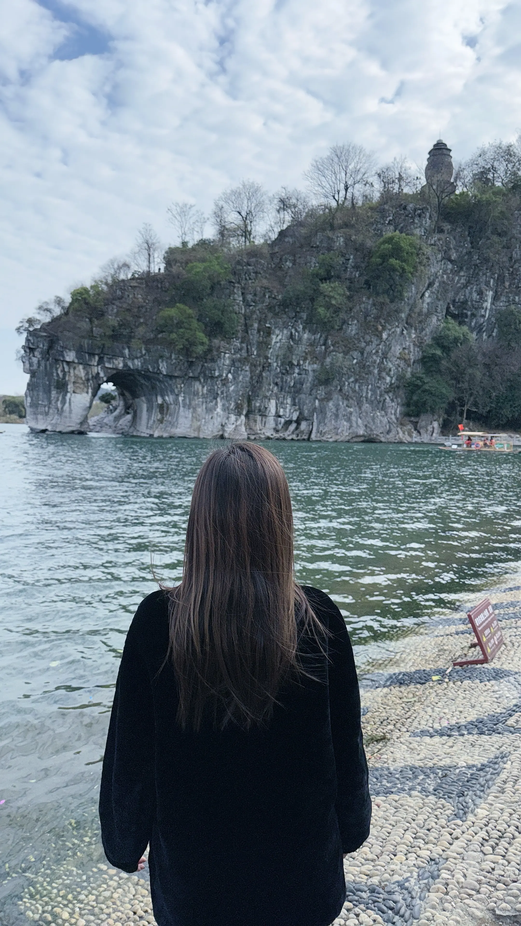 去看看书本📖里的桂林山水