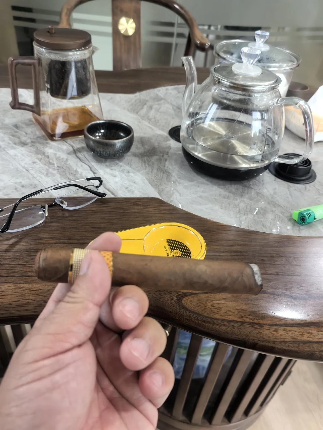 很多人觉得账户上数字越多，钱就越多。可我觉得，钱只有花在自己身上，那才真正算自己