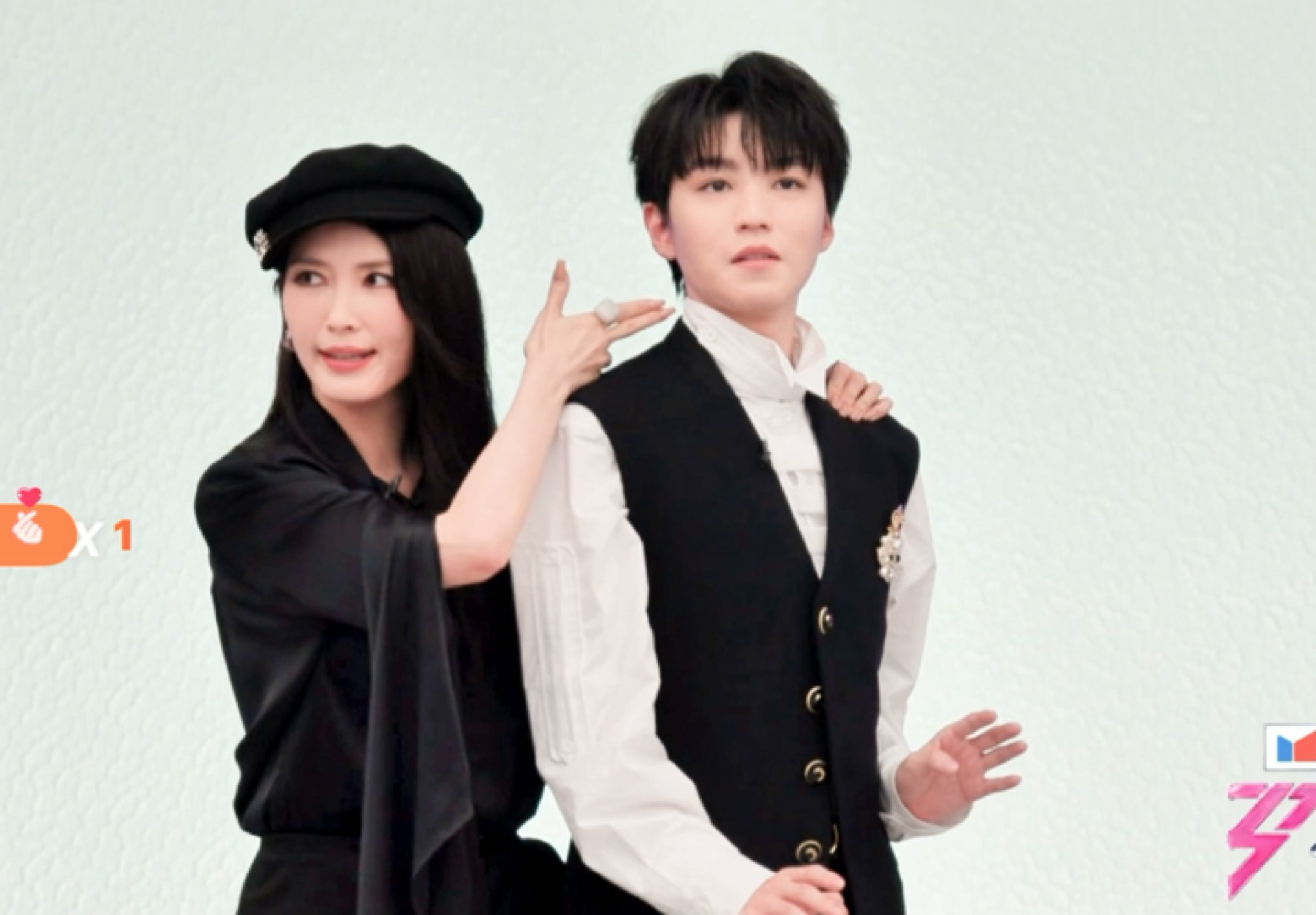 啊啊啊啊好萌好萌王俊凯：我是胁迫的，不，我是自愿的。🥺🙋王俊凯送考徐洁儿