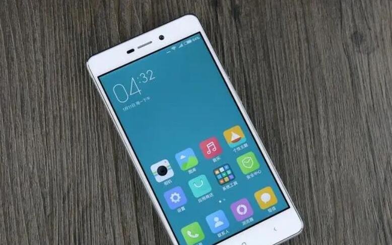 如果你真的需要一台「千元手机」，那么我们奉劝你多应该在意一下续航能力，说起这个「