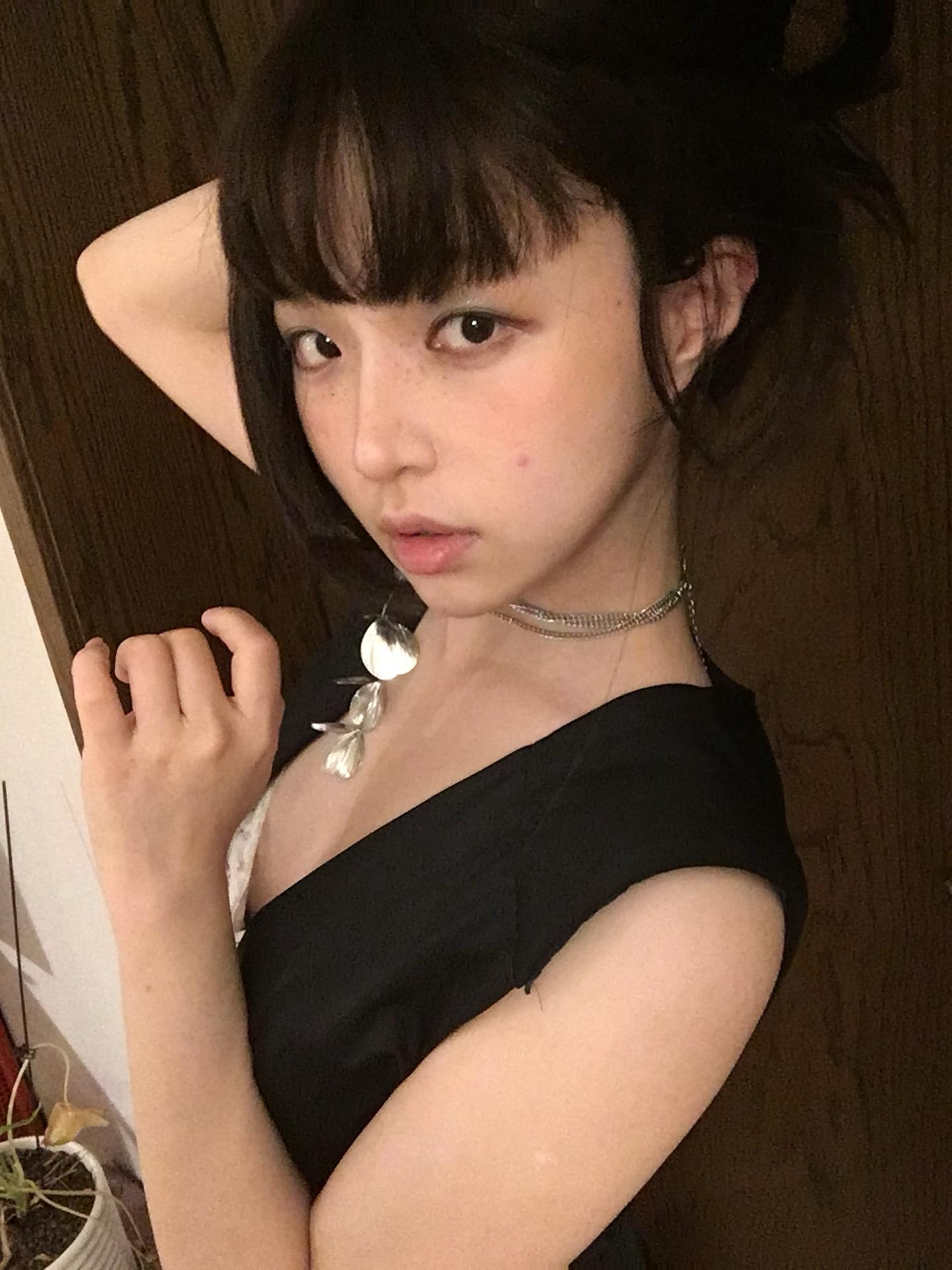 美少女的第365副面孔。