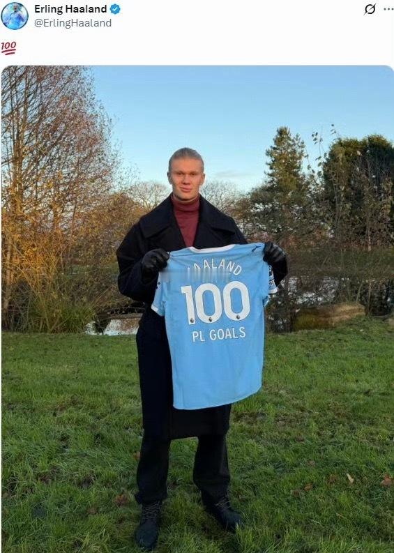 哈兰德获赠英超百球定制球衣了不起 