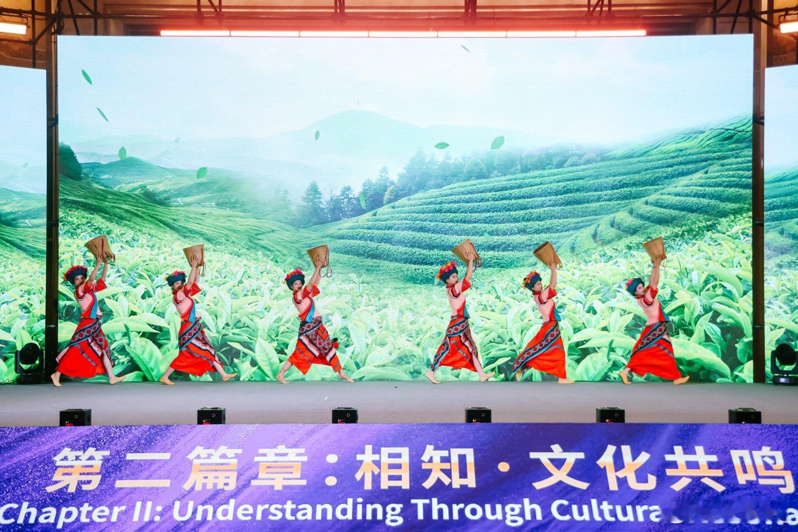 首届南亚东南亚网红创作者大会 首届南亚东南亚网红创作者大会在昆明盛大启幕，83位
