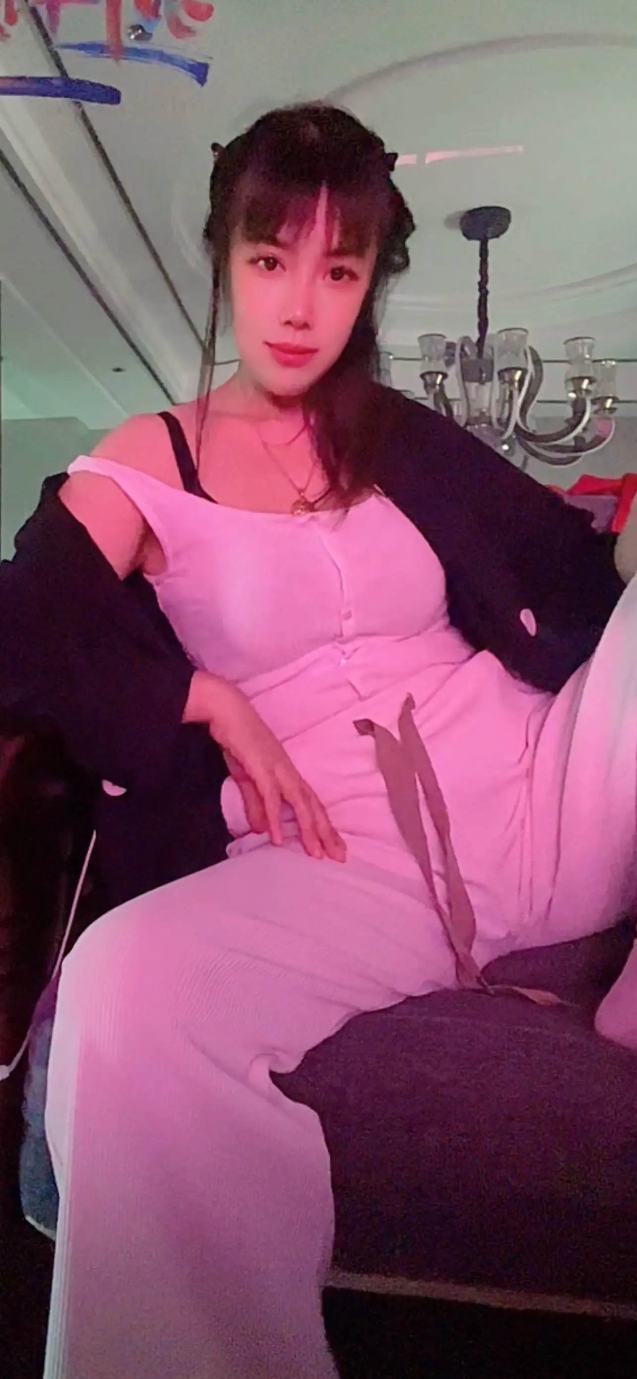 都在骑驴找马，都在权衡利弊，所有付出真心的人，都成了小丑，最后发现，杀...