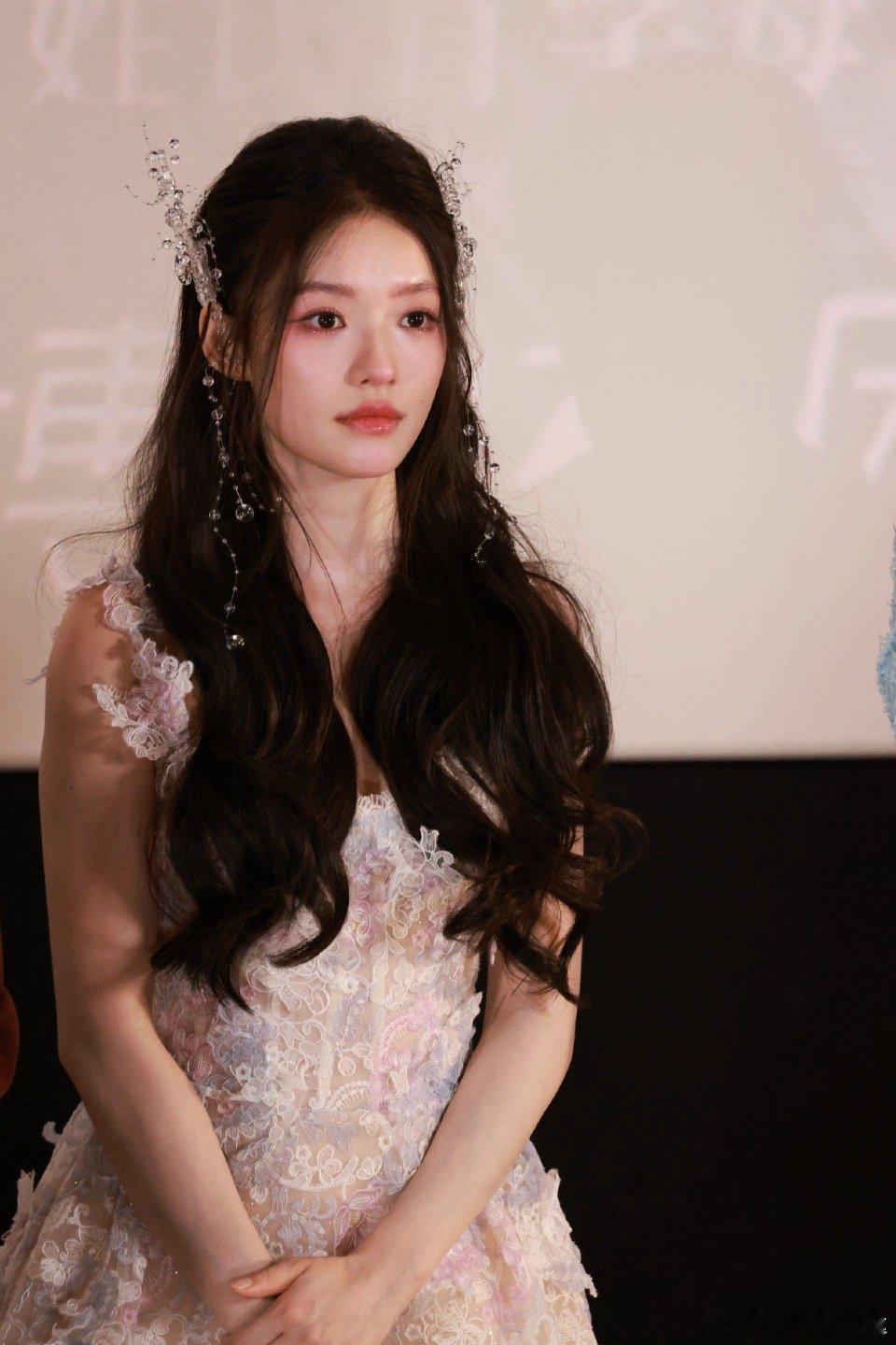 《水龙吟》剧组互动也太有趣了，被这种可爱到犯规的瞬间狠狠圈粉～林允突然被cue的