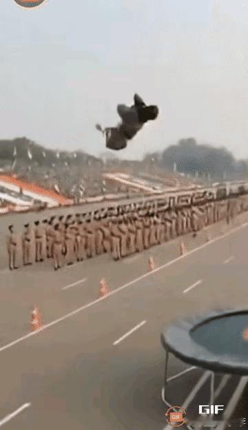 清晨笑一笑！三哥来报道！还得是三哥，专门干一些人类不敢干的事！三哥的存在给人类的