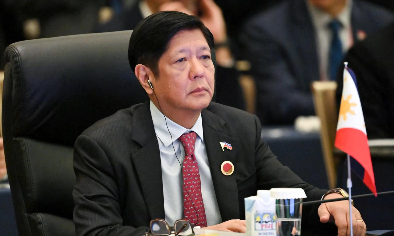 现在的局势是： 日本积极备战；菲律宾在南海挑衅；越南准备在北部湾捣乱。…… 所以