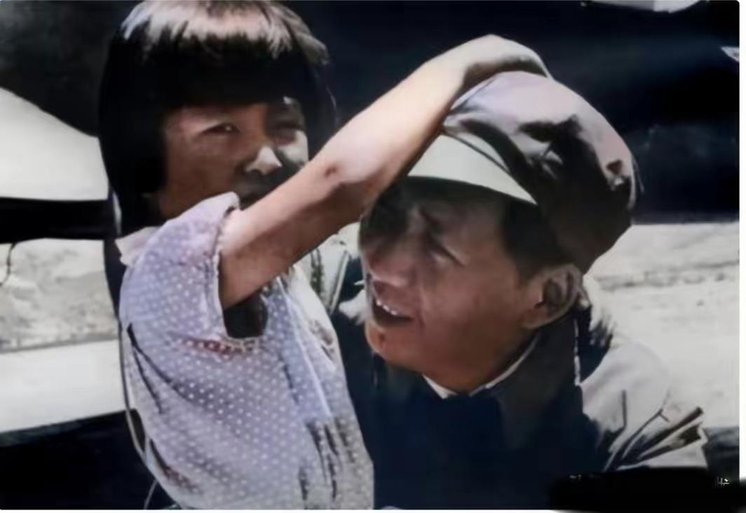 世界人民心中最伟大的领袖！女儿眼中最柔和普通的好父亲！父女情深，无论到哪，爸爸都