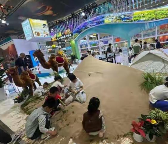 谁能想到，沉淀千年古韵的西安，竟迎来了千里之外的大漠黄沙！在2026西安丝路旅博