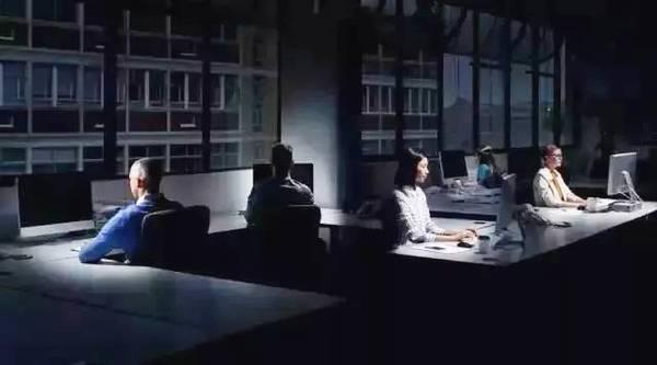 河南近日专门发文落实带薪休假，其中关于“领导干部带头休假”的说法，引起了一些争议