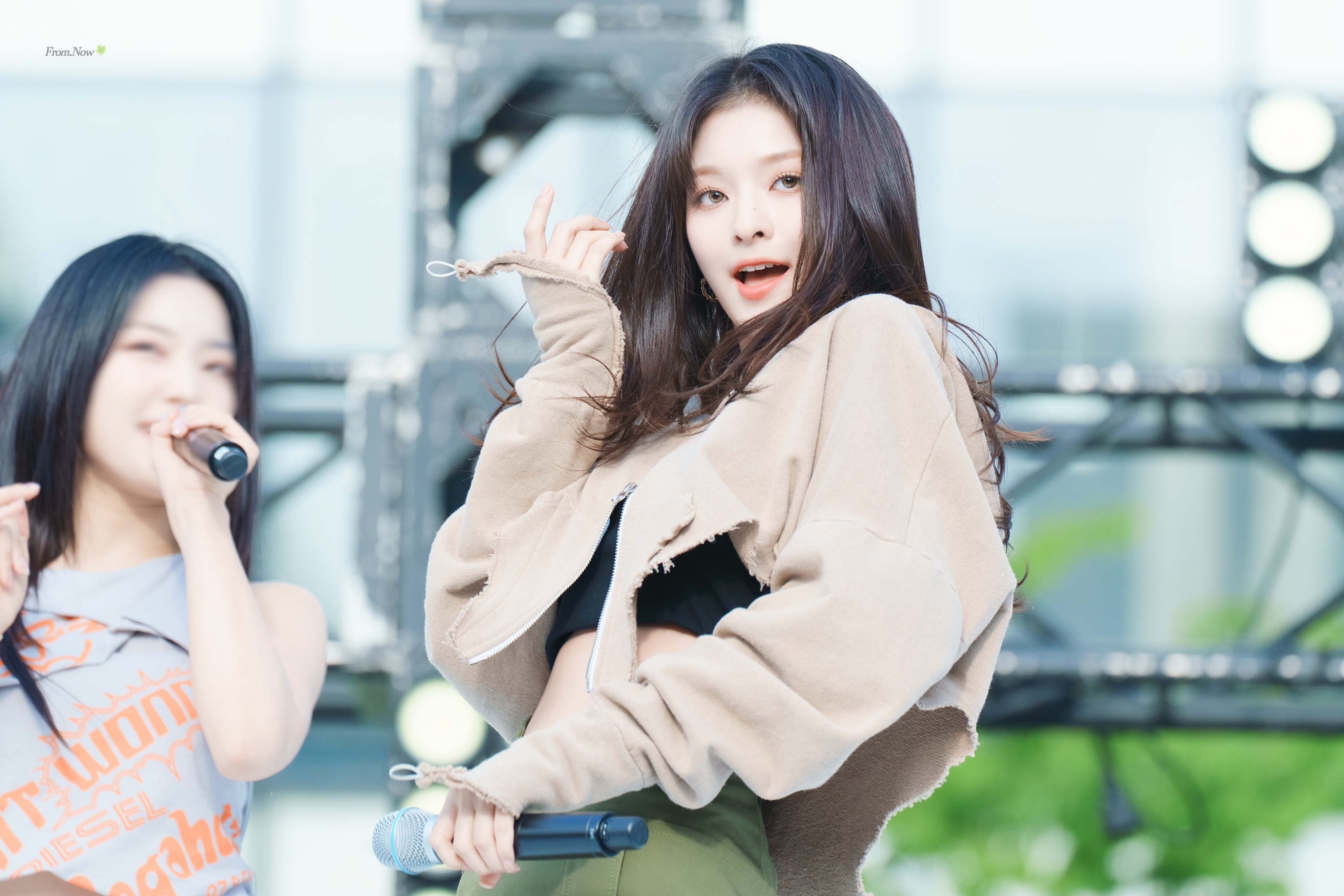 #李娜炅[超话]#🐣#蜜桃笑颜李娜炅# [图片]240504 Seoul Ro