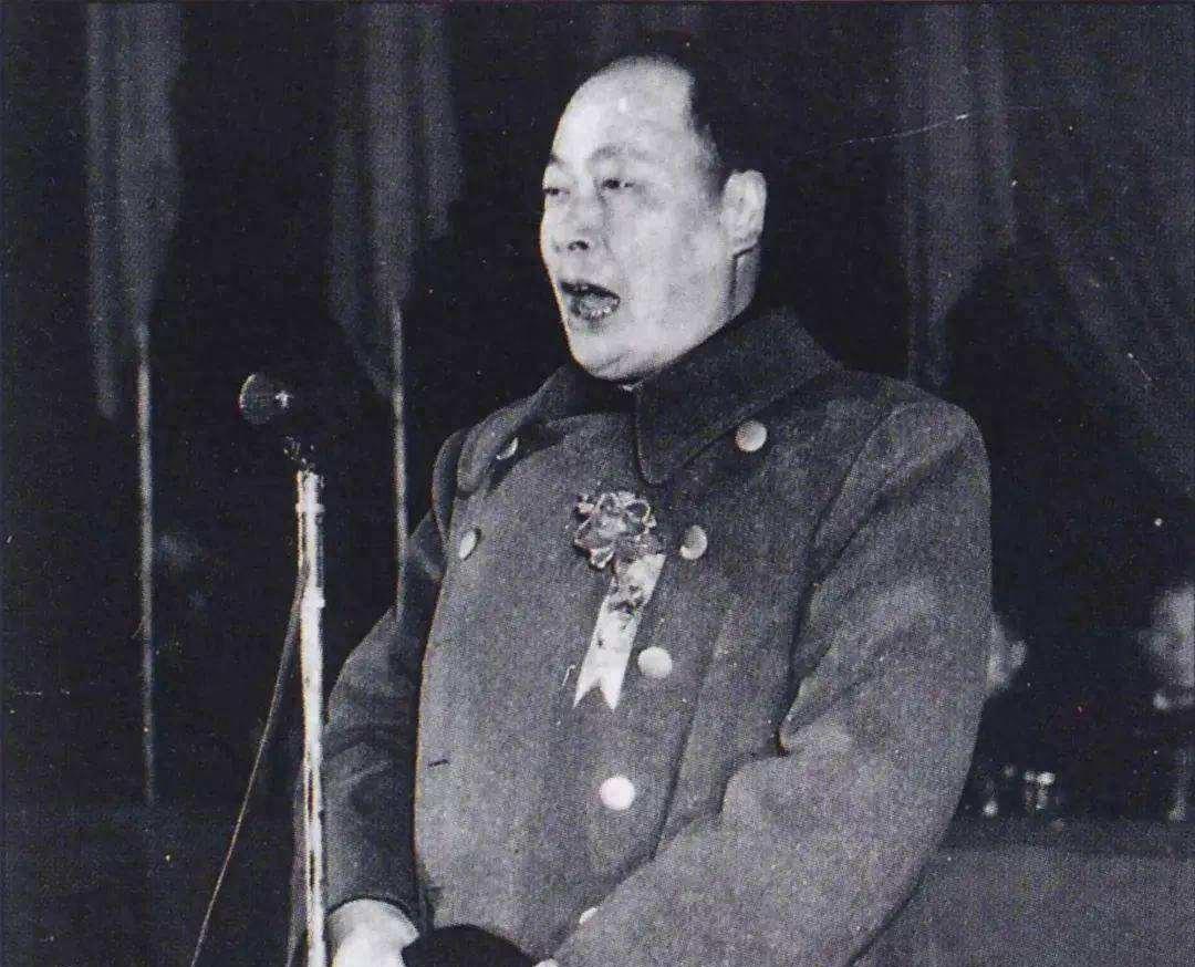 陈毅痛骂聂凤智越权无视纪律，聂凤智回应：司令，你不是让我见机行事吗？
1949年