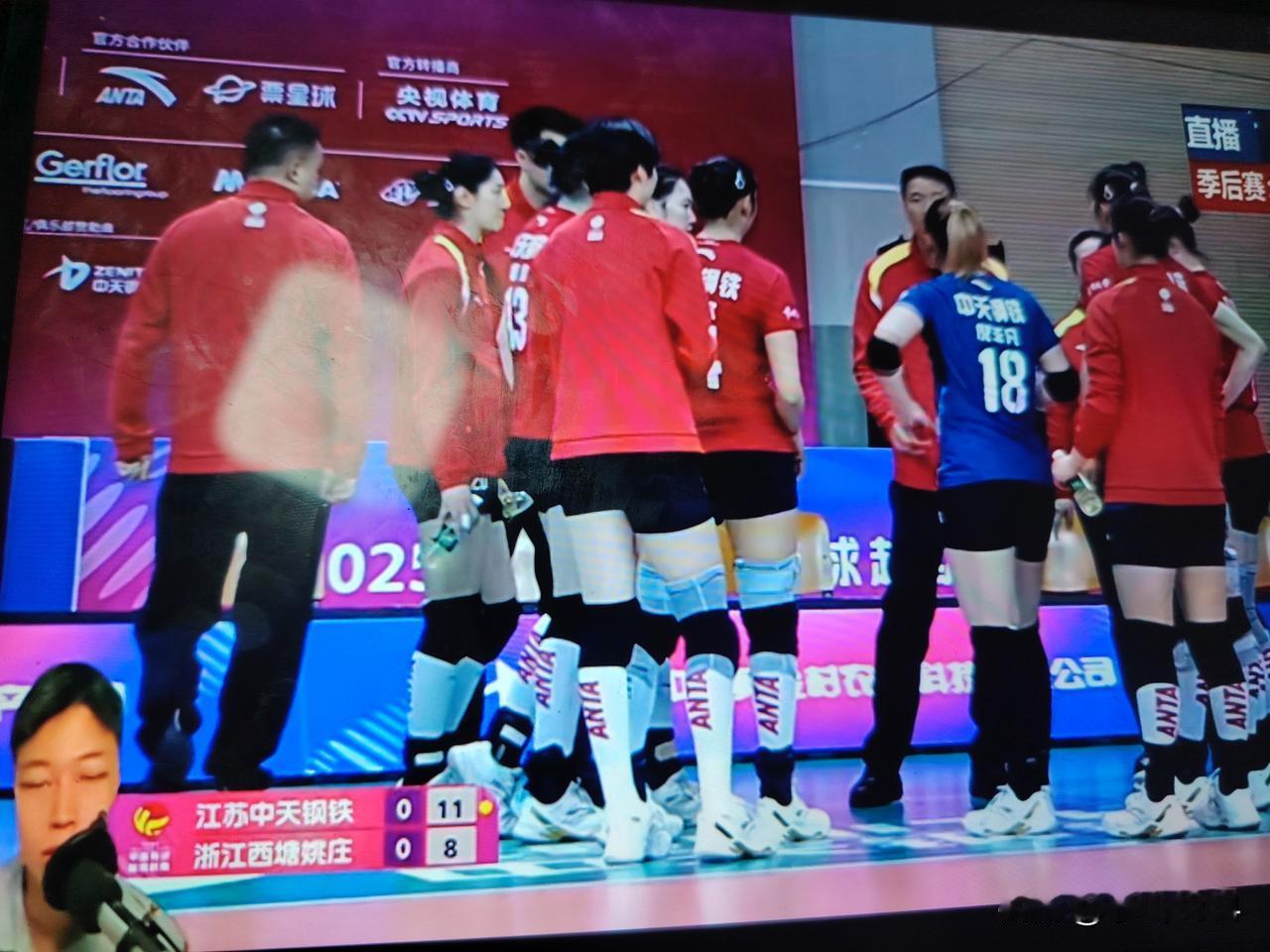 排超季后赛 江苏VS浙江，江苏以25：14先胜一局

刚刚19：00开始，在常州