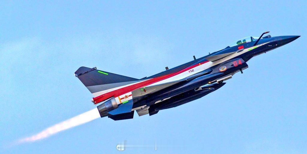 烽火问鼎计划 歼-10C将在即将到来的新加坡航展上首次进行飞行表演。 