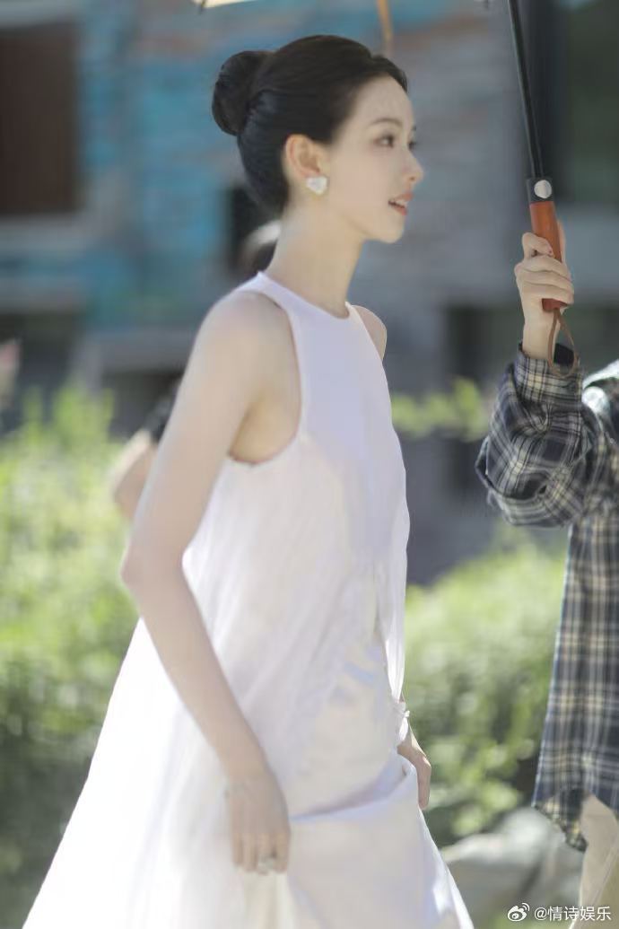 陈都灵不浪费每一次妆造Wuil美神嘟嘟真的是不浪费每一次妆造！白裙嘟是初恋级别的