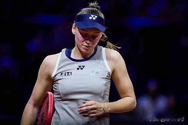 莱巴金娜6-7(5)/6-4 /7-6(6)费尔南德斯
挽救了2个赛点。
第二盘