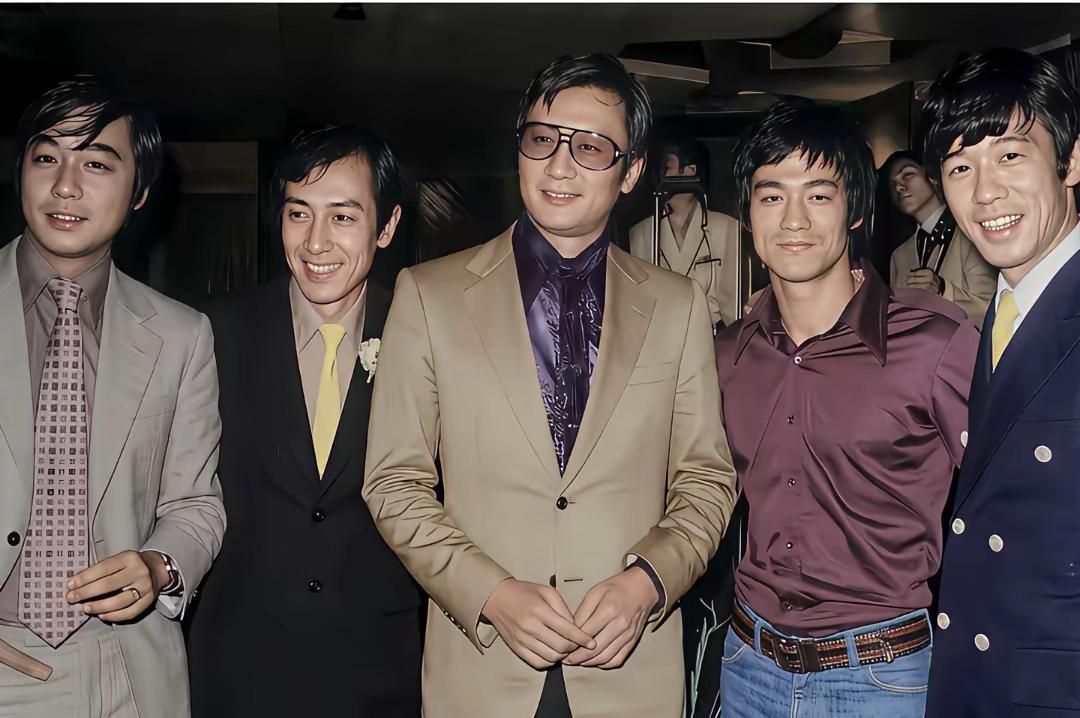 突然发现
四哥身上那种放荡不羁得气质
谢霆锋身上也有[微笑]