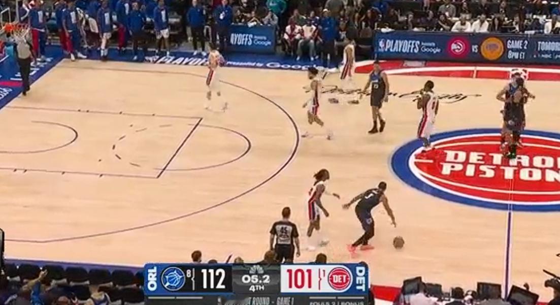 25-26赛季NBA季后赛东部首轮第一场，活塞主场101-112不敌魔术，活塞队