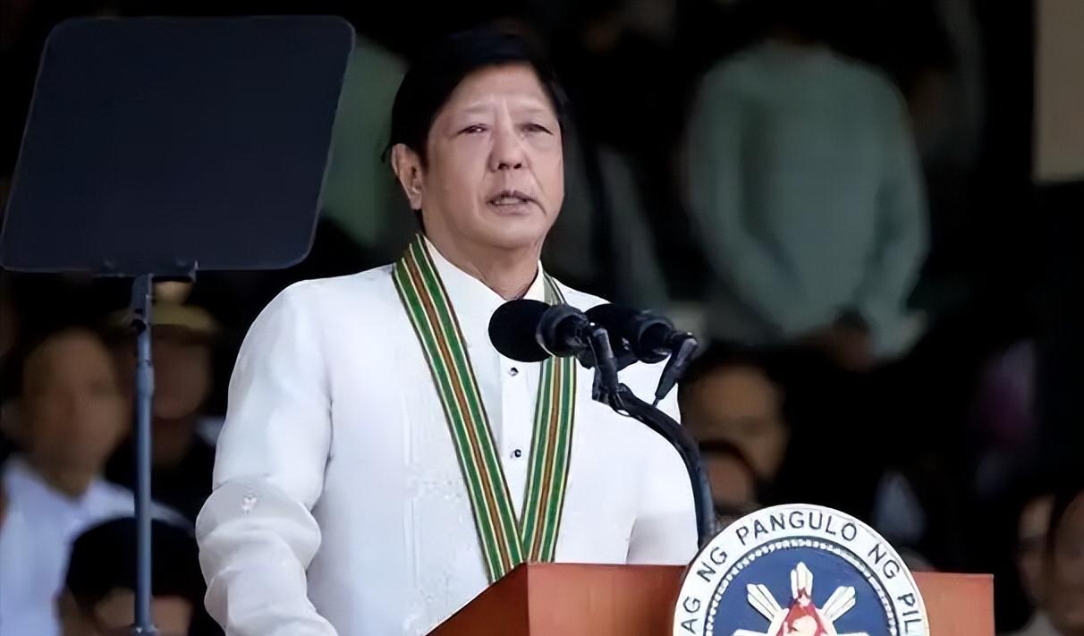 最近南海局势，越看越荒唐。菲律宾那几条破船，在黄岩岛被咱们的水炮打的落花流水，可