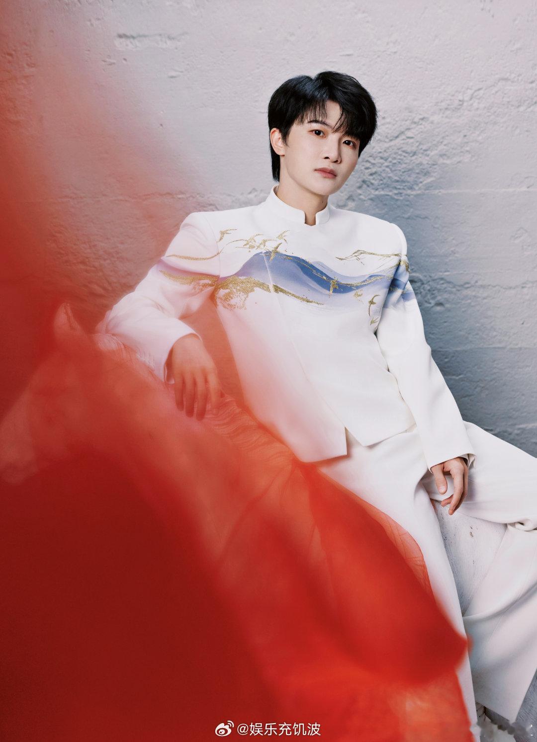 周深鼓励大家勇敢去圆梦辽宁春晚 极致的视听享受，惊喜的喜剧首秀，《雪花》《听我说