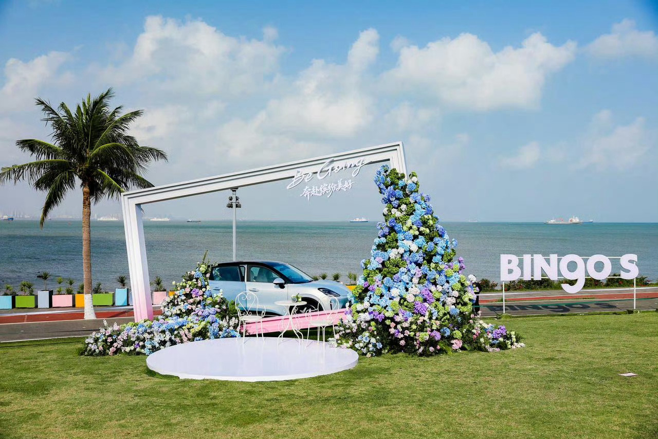 年前孟子义送经纪人一辆缤果 S 当年终奖，现在同款升级了！缤果家族销量更是突破 