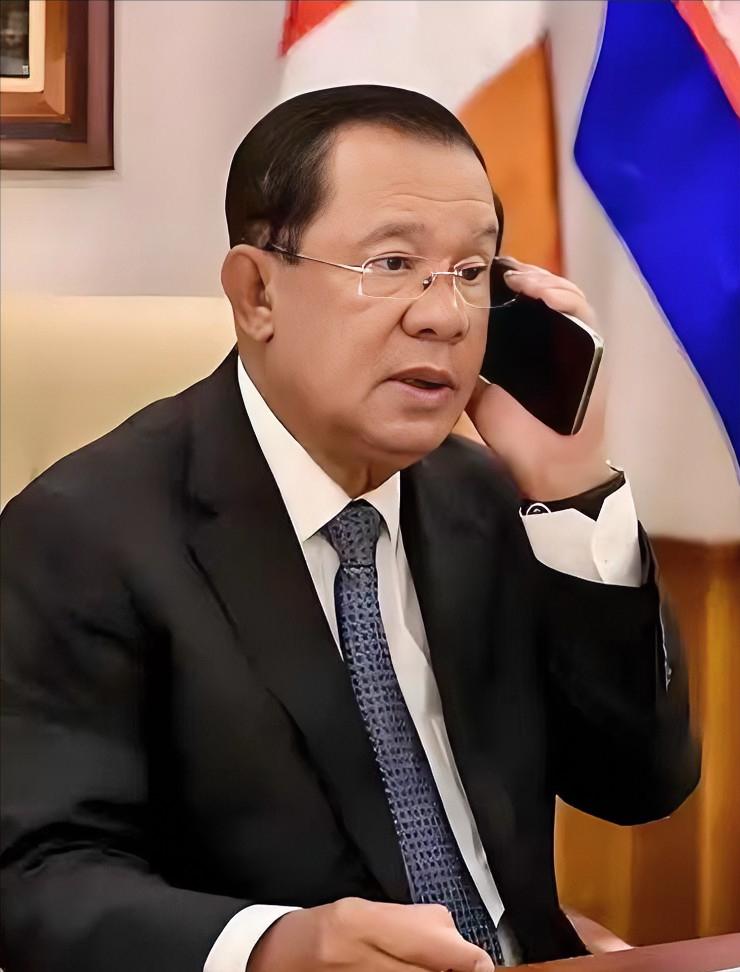 彻底认怂！泰国柬埔寨签署停火协议后，多家外媒披露，柬埔寨方面还向泰国承诺会连手打