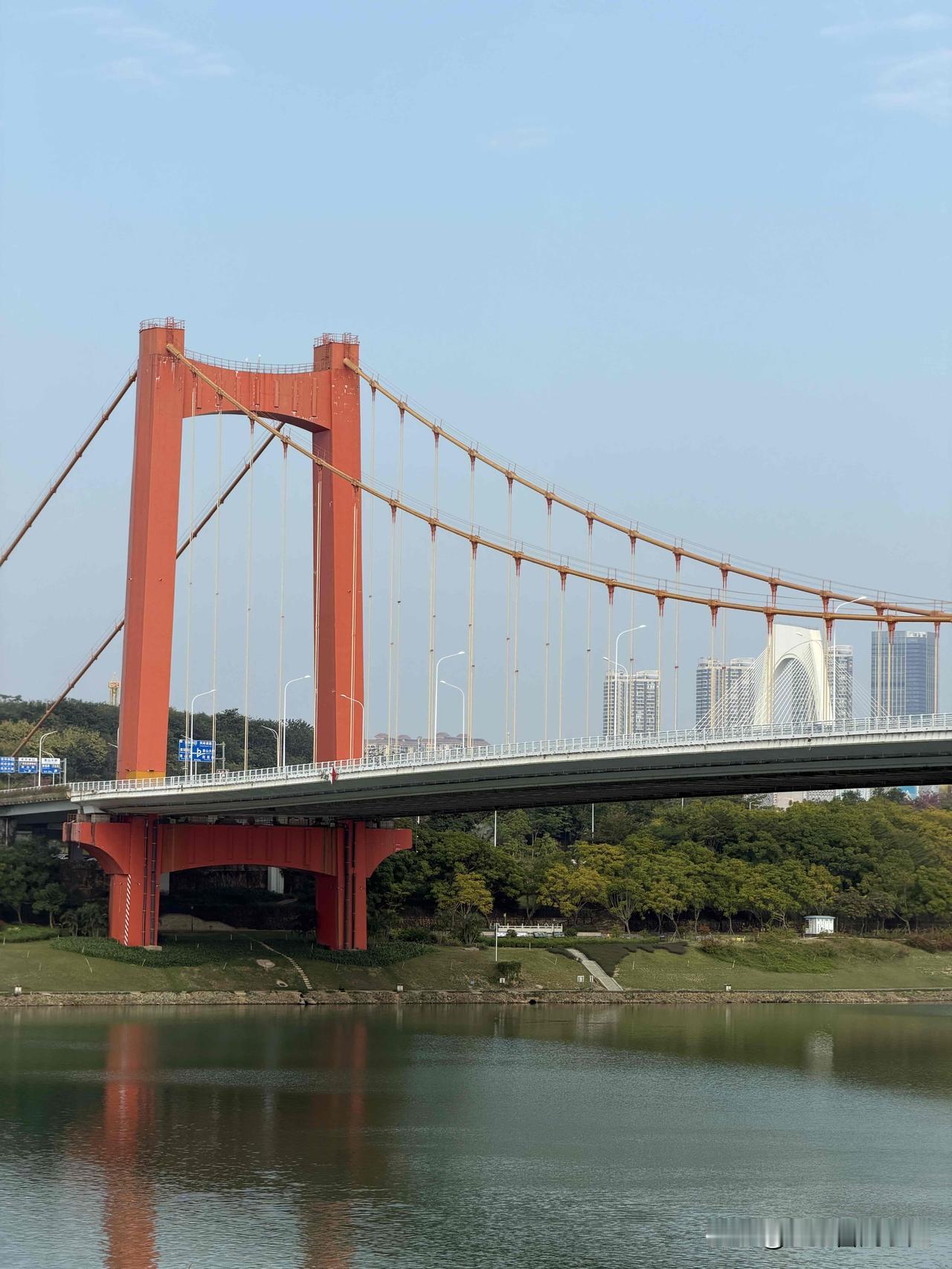 南宁规划新增15座越江桥梁，获批实施。这规划看得挺远，也挺实在，像我们这样的过江