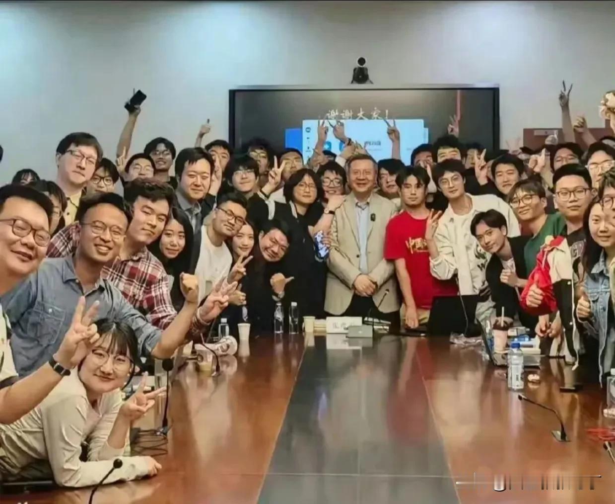 “老祖宗是最棒的”，“别人都是伪造的”，网上弥漫的那股目空一切的风气

前不久，