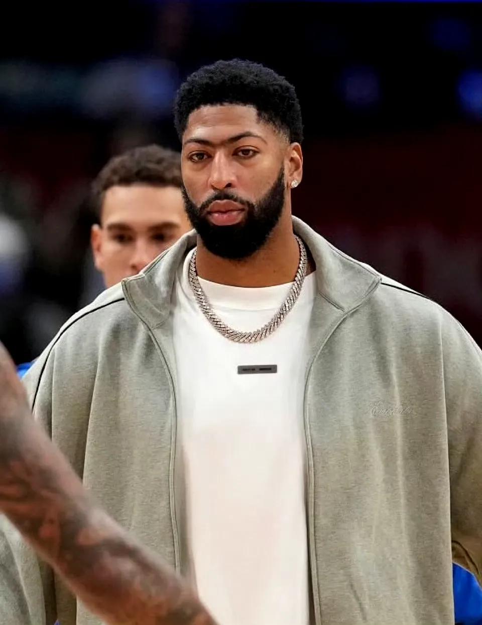 哎，可惜了
没到一年就要被交易了
底特律活塞队有意安东尼-戴维斯
有一说一，假如