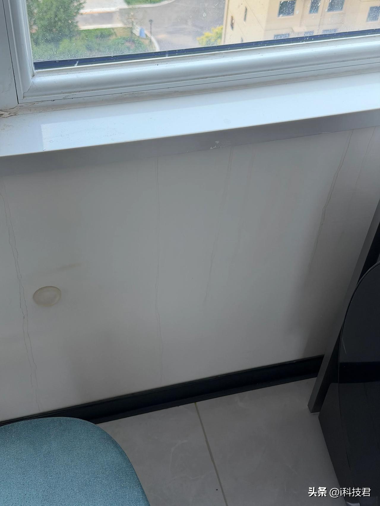 下暴雨，我家窗户都没扛住，全部渗水，已经维修了2次都不行，刚才又维修了一次，也是