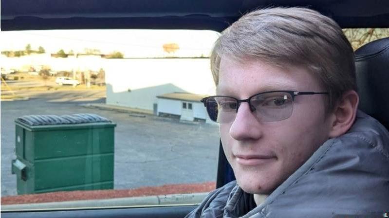 【试图闯入海湖庄园的男子遭击毙，身份曝光】
美国媒体周日确认，试图闯入海湖庄园并