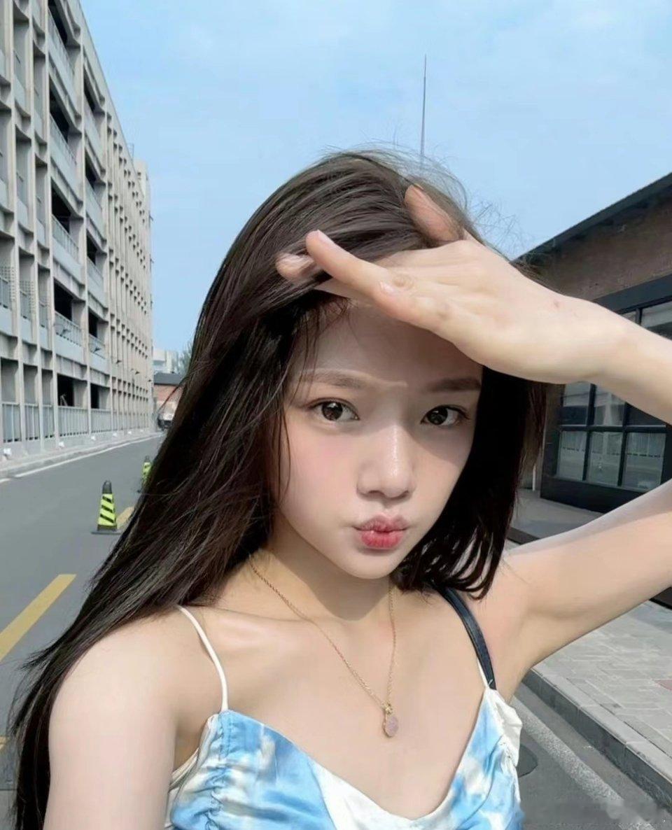 任敏这个素颜状态真的很好呀，希望她的事业心能够强一点儿，别让粉丝失望吧 ​​​