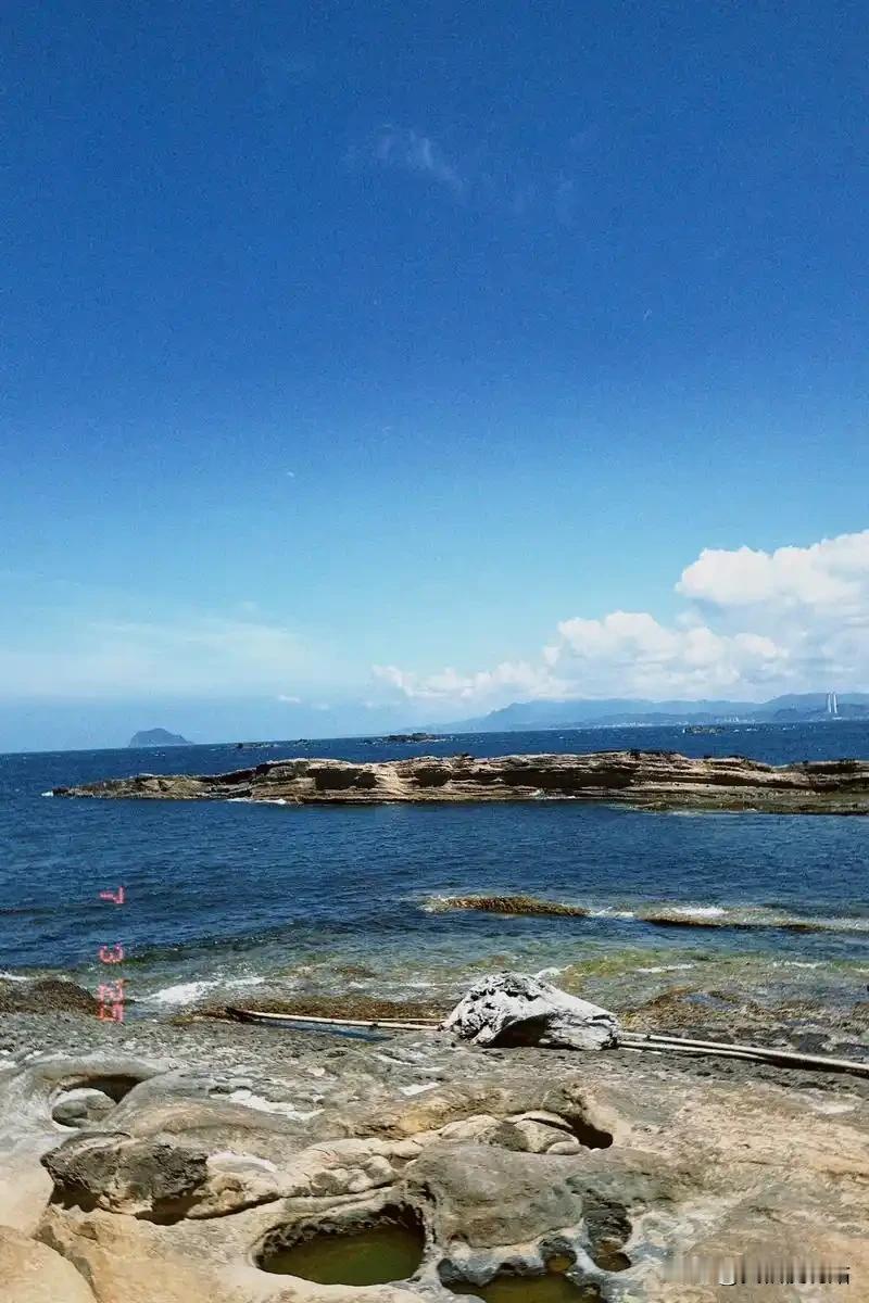 终于明白，中国为什么不趁机收回台湾了，其实，不是中国不想，是背后牵扯太大了，需要