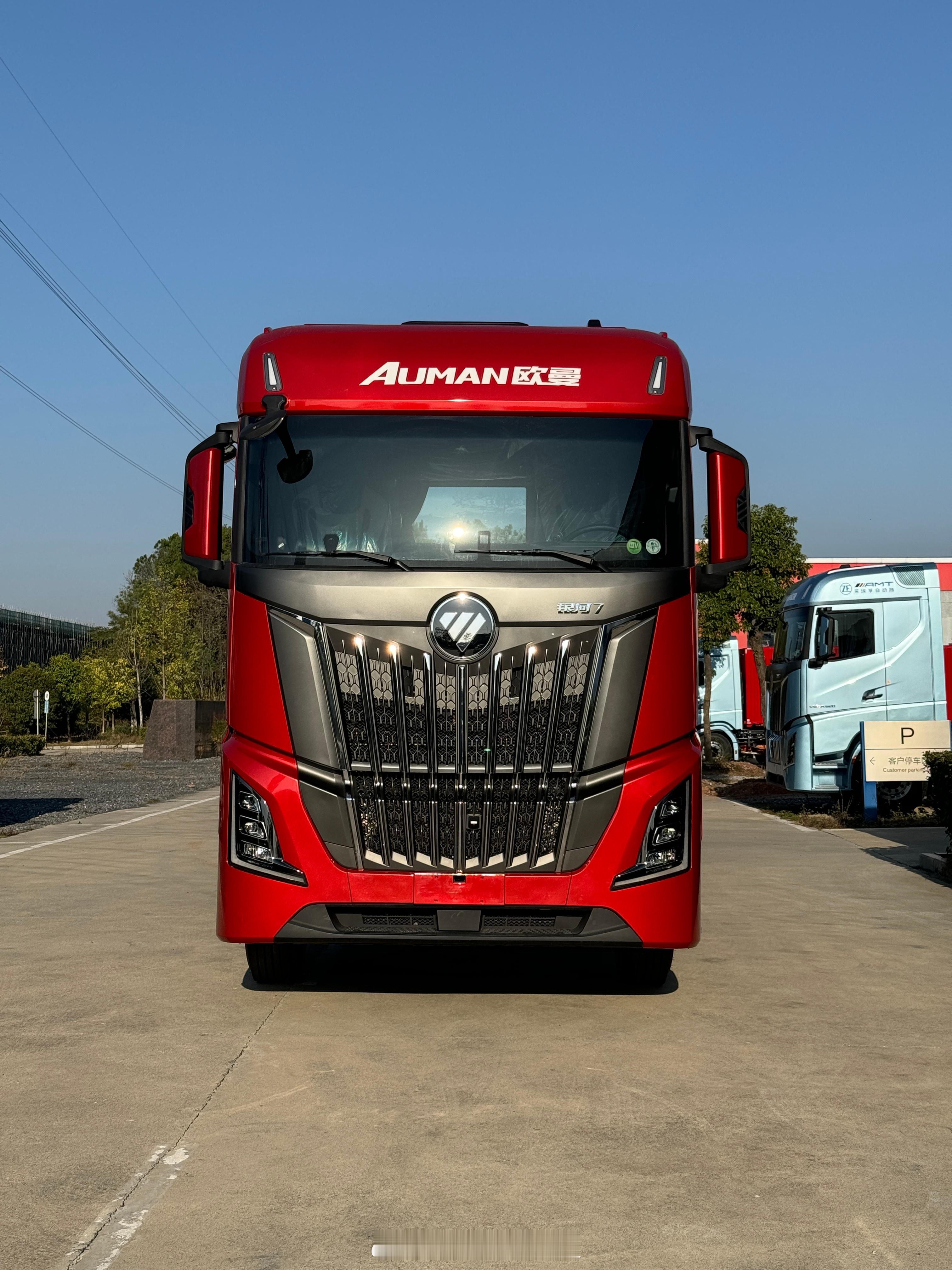 我想问，发卡车还有粉丝看吗？现在前四后八的9米6，动不动都600马力以上了，这么