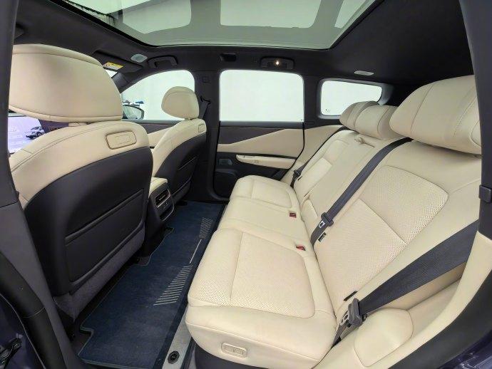 日产NX8卖15万起，合资这回真把家底掏出来了
东风日产NX8上市，14.99万