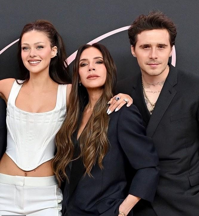 “不要羡慕任何人的生活，其实谁家的锅底都有灰。”

贝克汉姆这样闪亮又出众的家庭