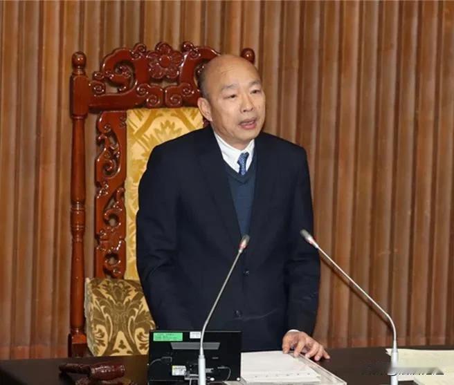 协商屡缺席，韩国瑜今怒呛傅崐萁慈禧太后：不愿授权书记长就“辞掉总召”。

韩国瑜