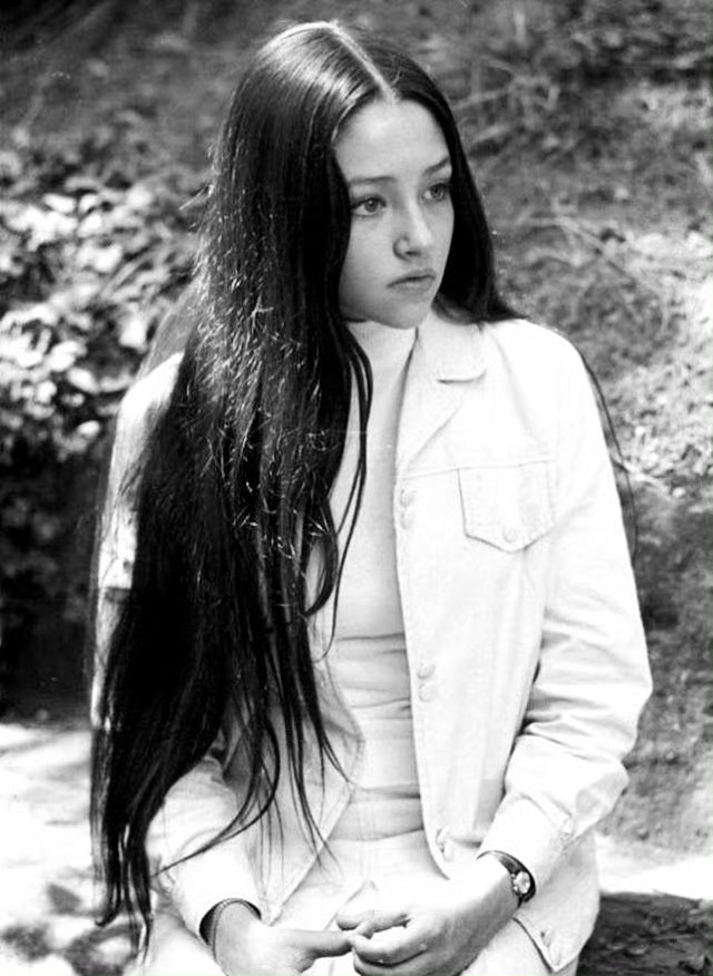 嗑颜bot 奥丽维娅·赫西（Olivia Hussey） 