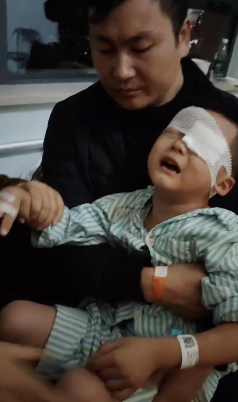 5岁男童被铅笔戳失明，事发11个月仍调查无果，幼儿园不给看监控
 
近日，江西一