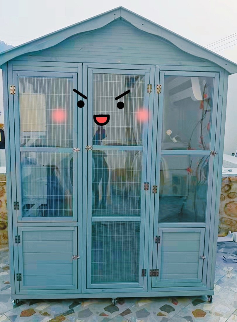 猫屋装好了，带冷暖风机。遥控家人配合师傅装的，有些细节弄得不够精细。自由门漏做了