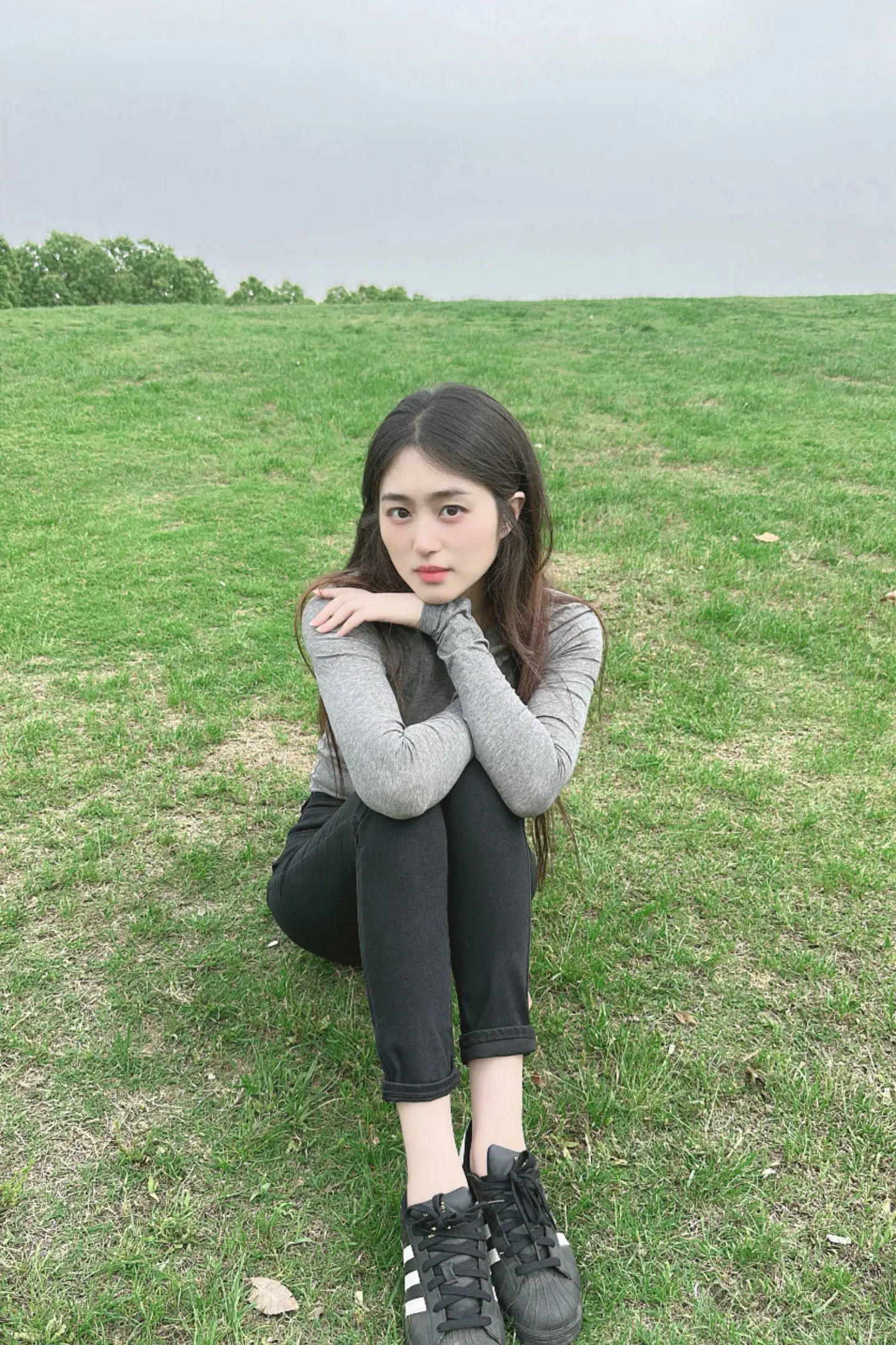 人生看似简单，却有太多无奈，生活看似容易，却让人身不由己