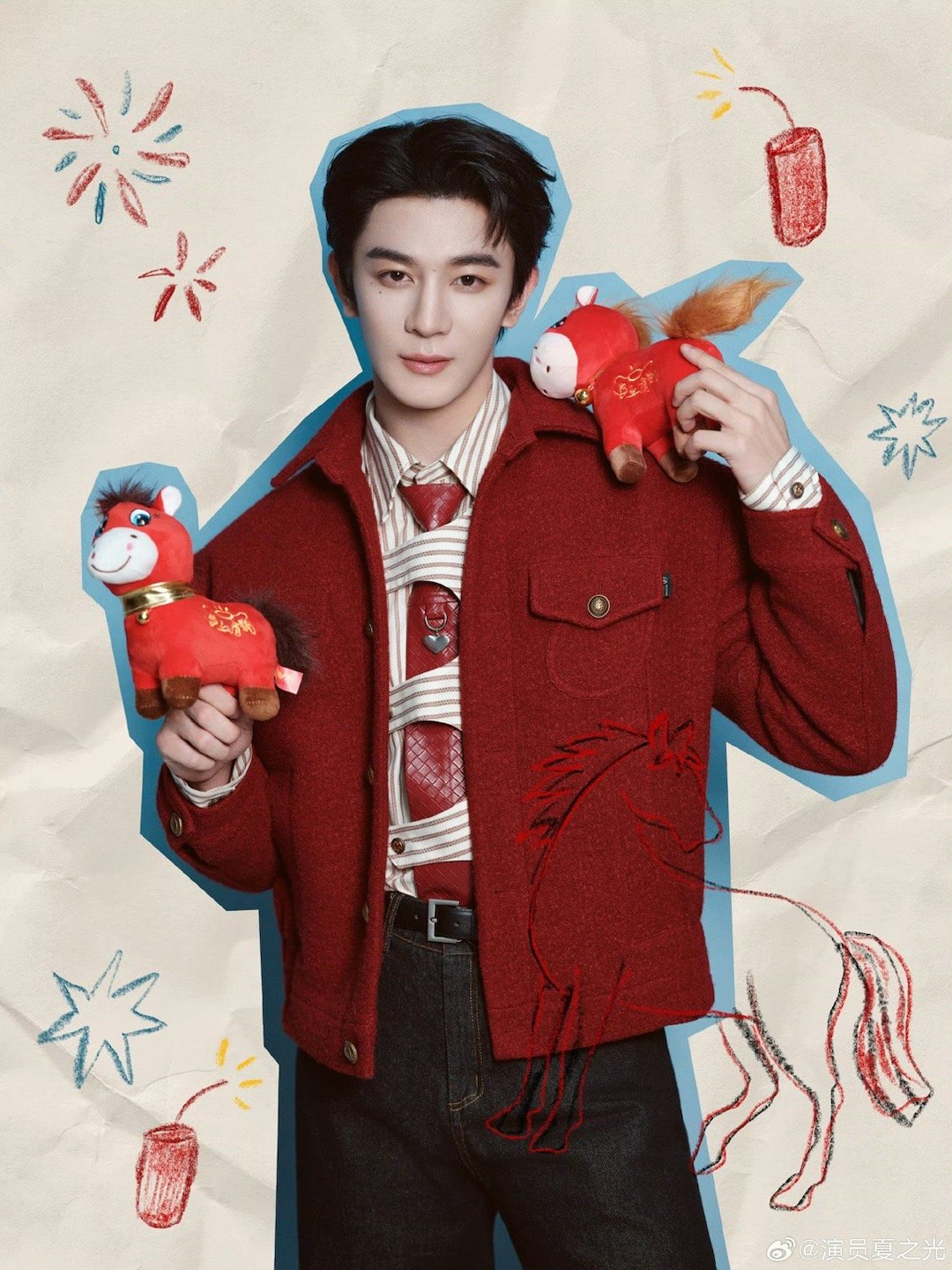 夏之光霸总体育生我家那小子 黄冲锋衣配运动墨镜，登山杖一握确实气场出来了。不是那