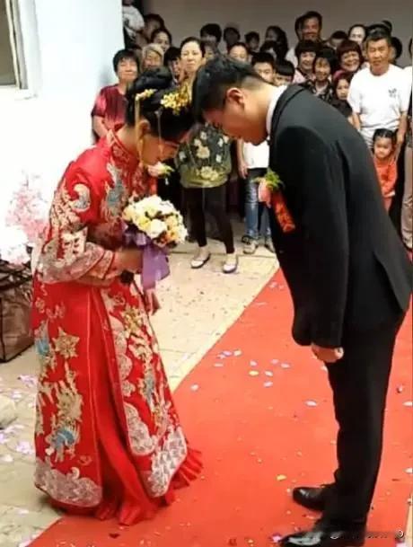 我认为可以

没有领证，等于没有结婚，也就是没有形成法定意义上的夫妻关系。那么，